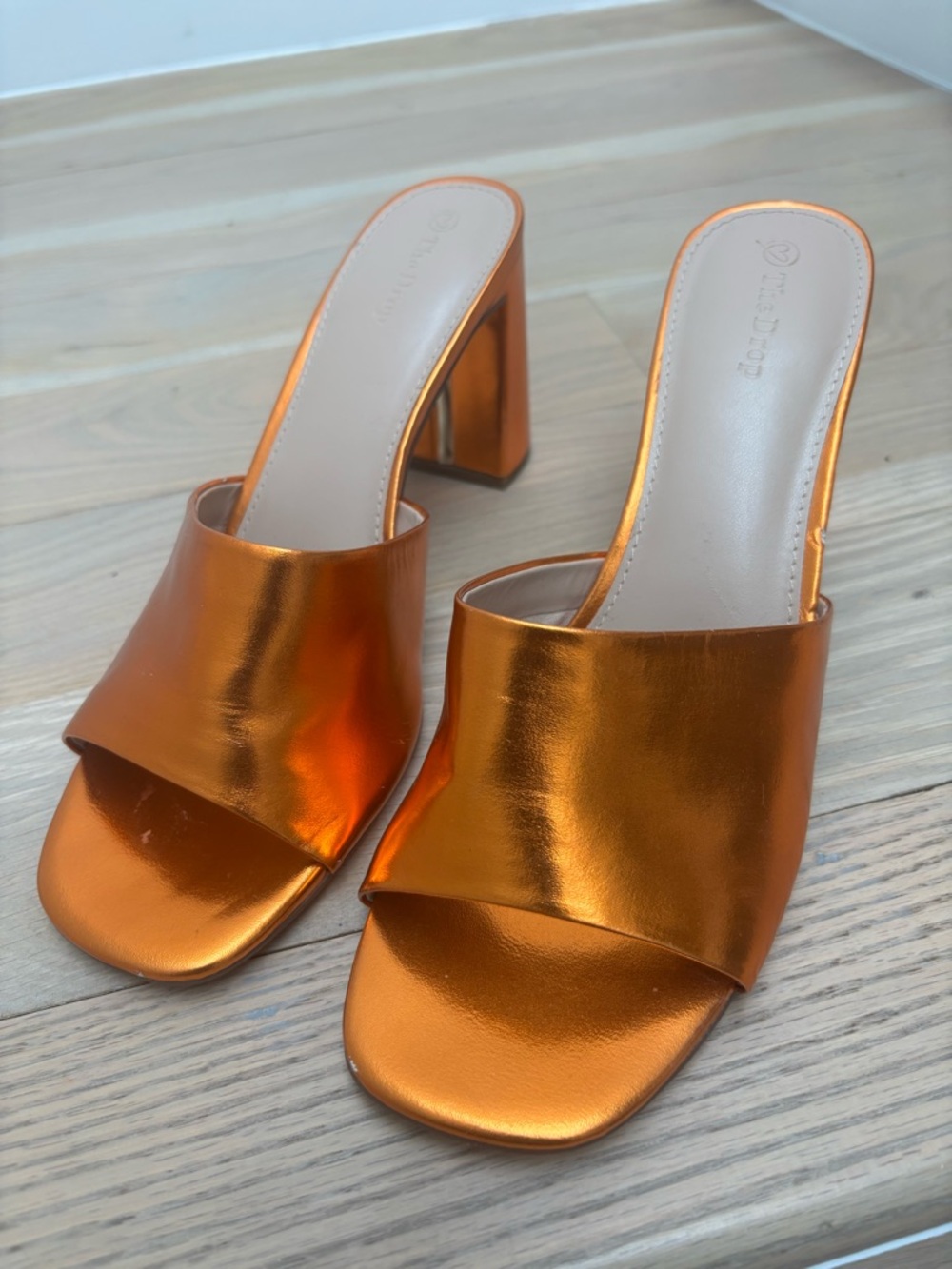 The Drop Metallic Open-Toe Block Heel Mule in Fire Orange - Picture 2 of 9